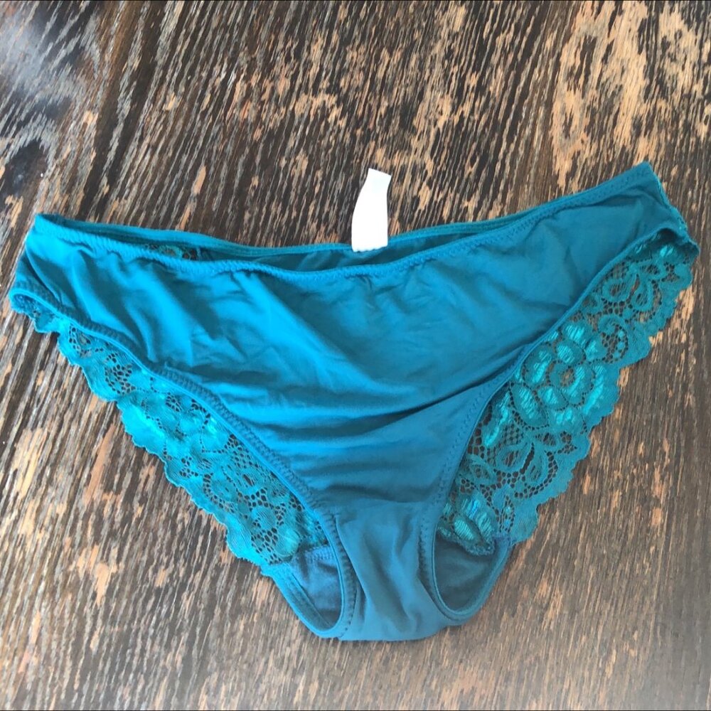 Comfortable nice fit lace panty size L